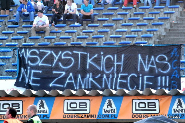 Kibice przepraszają prezesa Unii Leszno (zdjęcia)