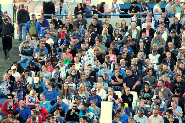 Kibice przepraszają prezesa Unii Leszno (zdjęcia)