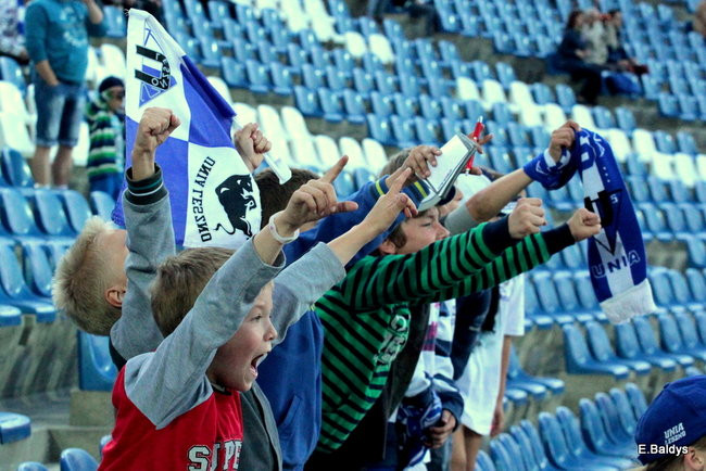 Kibice przepraszają prezesa Unii Leszno (zdjęcia)