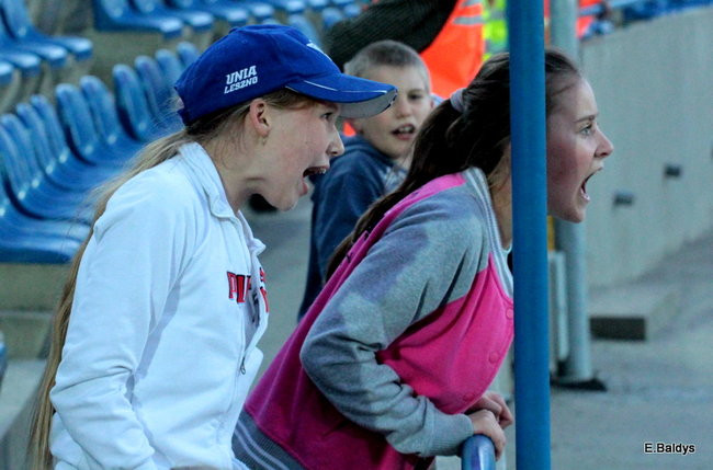 Kibice przepraszają prezesa Unii Leszno (zdjęcia)