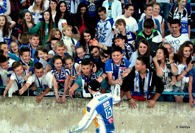 Kibice przepraszają prezesa Unii Leszno (zdjęcia)