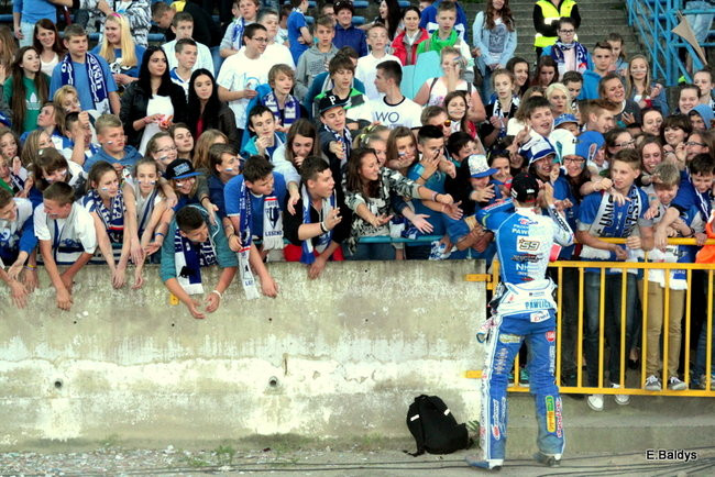 Kibice przepraszają prezesa Unii Leszno (zdjęcia)