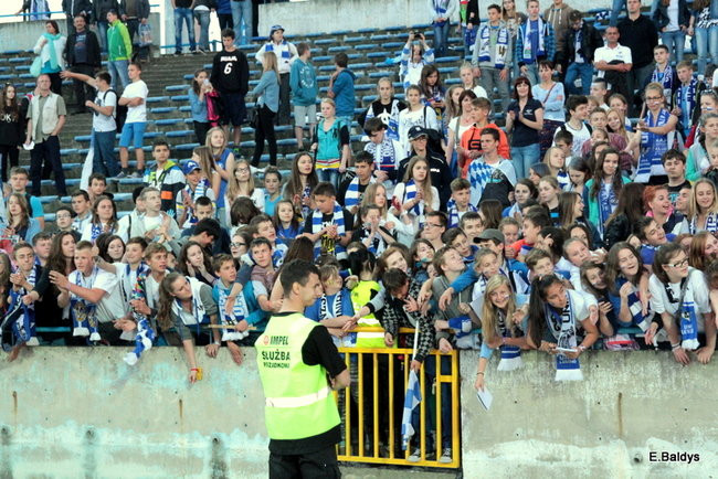 Kibice przepraszają prezesa Unii Leszno (zdjęcia)