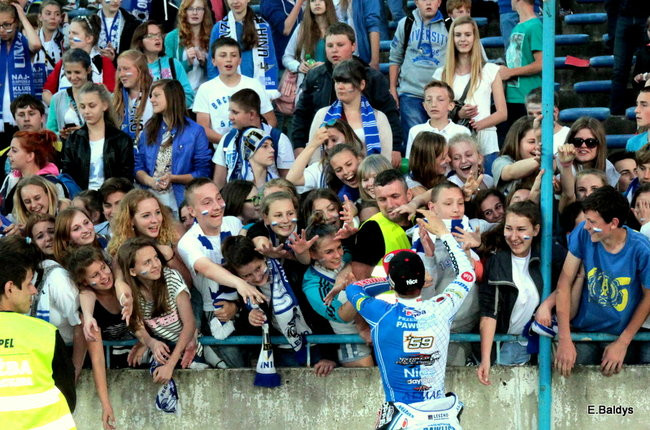 Kibice przepraszają prezesa Unii Leszno (zdjęcia)