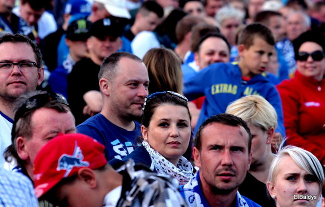 Kibice przepraszają prezesa Unii Leszno (zdjęcia)