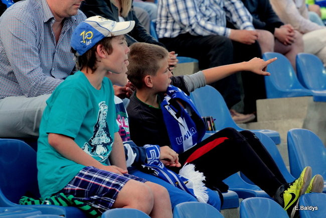 Kibice przepraszają prezesa Unii Leszno (zdjęcia)