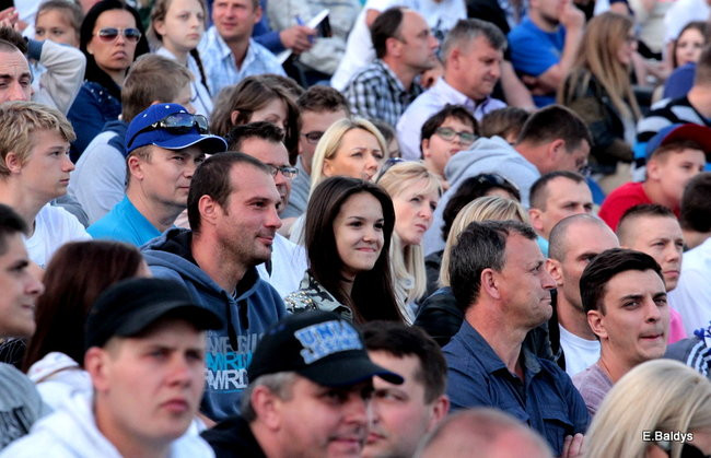 Kibice przepraszają prezesa Unii Leszno (zdjęcia)