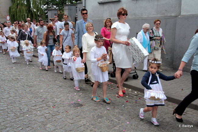 Procesja ulicami Leszna (zdjęcia)