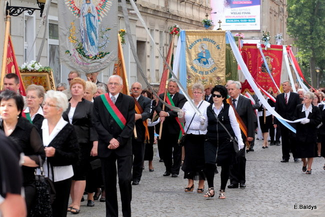 Procesja ulicami Leszna (zdjęcia)