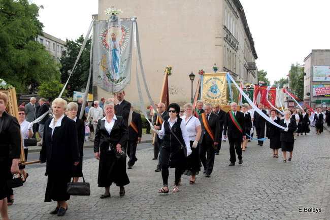 Procesja ulicami Leszna (zdjęcia)