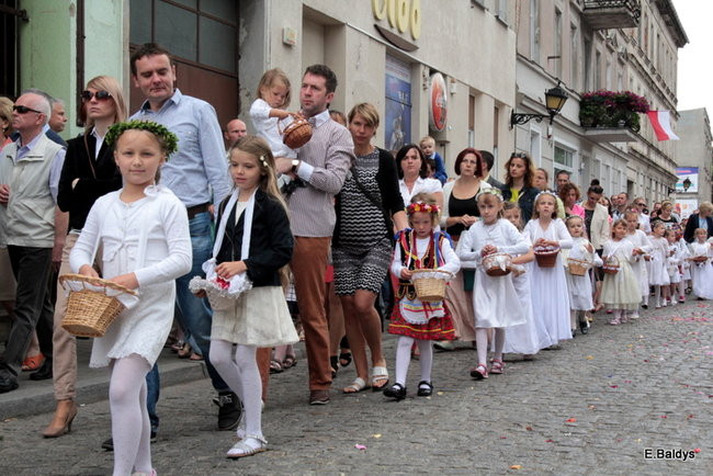 Procesja ulicami Leszna (zdjęcia)