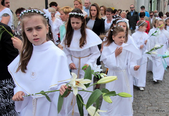 Procesja ulicami Leszna (zdjęcia)
