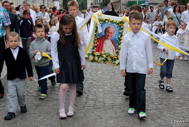 Procesja ulicami Leszna (zdjęcia)