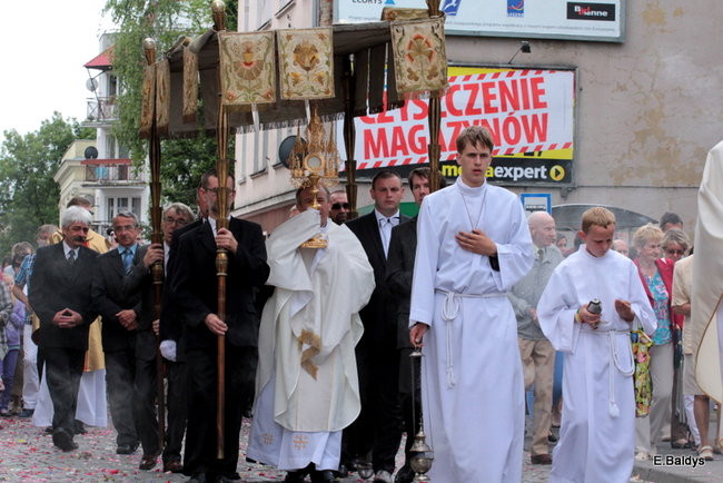 Procesja ulicami Leszna (zdjęcia)