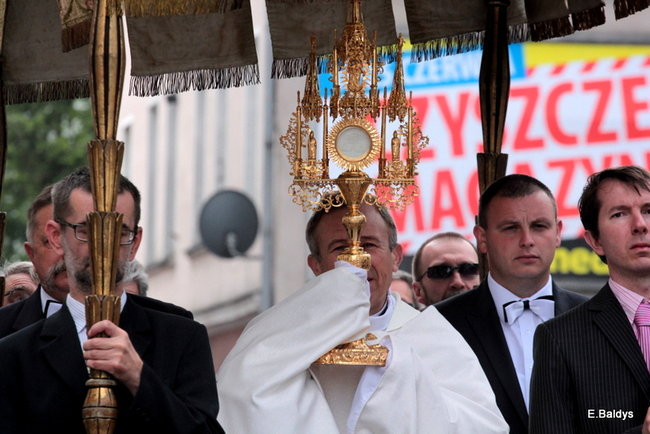 Procesja ulicami Leszna (zdjęcia)