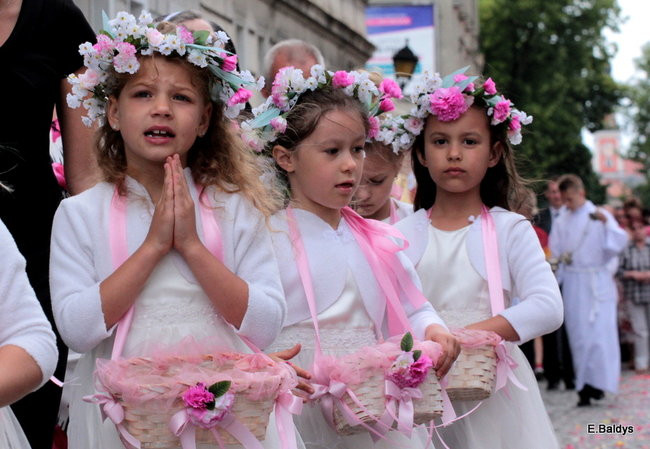 Procesja ulicami Leszna (zdjęcia)