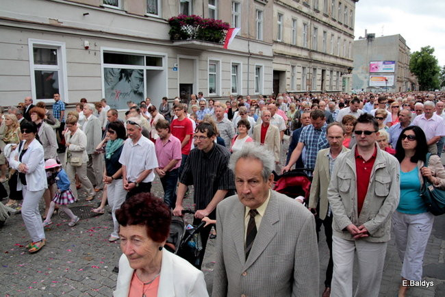 Procesja ulicami Leszna (zdjęcia)
