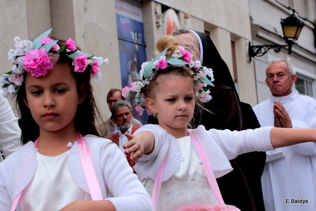 Procesja ulicami Leszna (zdjęcia)