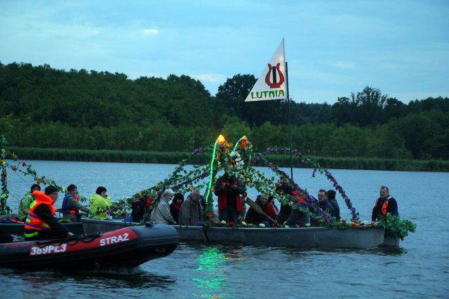 Zimne wianki w Osiecznej (zdjęcia)