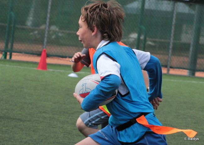 Dziecięce rugby na Orliku (zdjęcia)