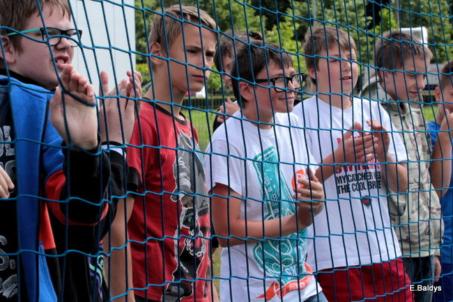 Dziecięce rugby na Orliku (zdjęcia)