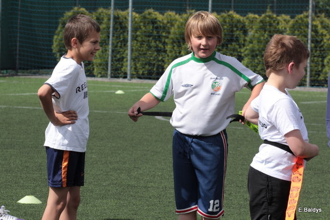 Dziecięce rugby na Orliku (zdjęcia)