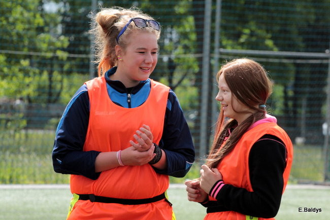 Dziecięce rugby na Orliku (zdjęcia)