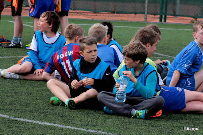 Dziecięce rugby na Orliku (zdjęcia)