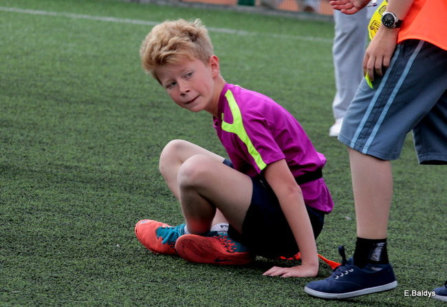 Dziecięce rugby na Orliku (zdjęcia)