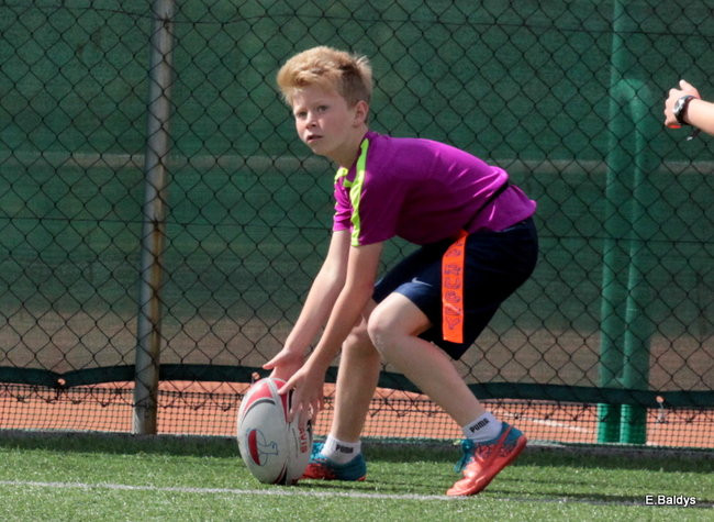 Dziecięce rugby na Orliku (zdjęcia)