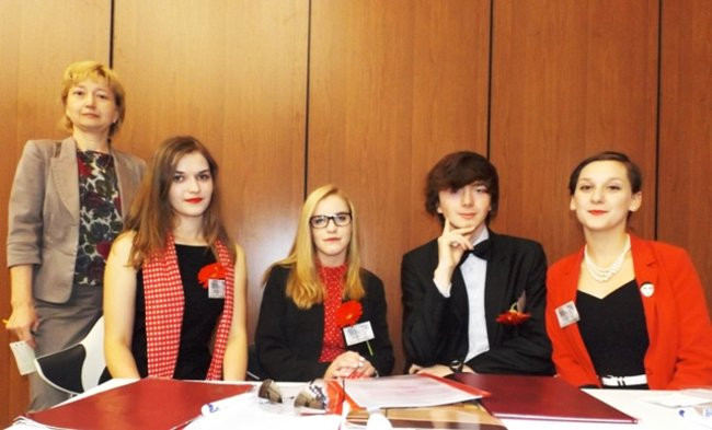 Ekonomik zwyciężył w debatach (zdjęcia)