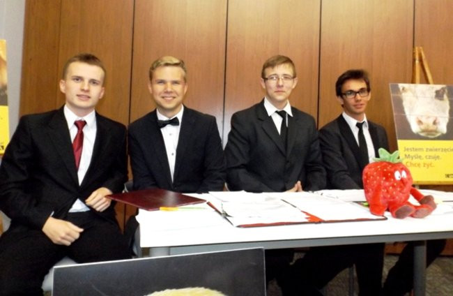 Ekonomik zwyciężył w debatach (zdjęcia)