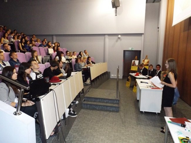 Ekonomik zwyciężył w debatach (zdjęcia)