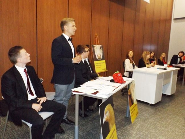 Ekonomik zwyciężył w debatach (zdjęcia)