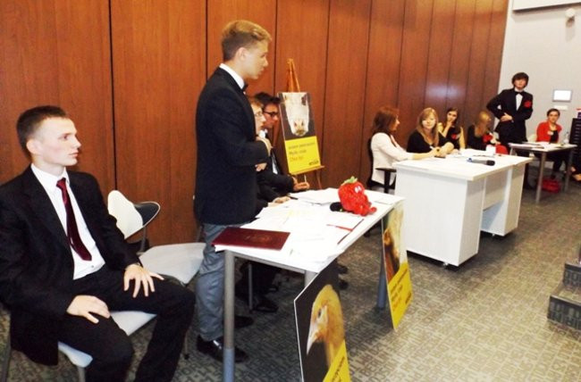 Ekonomik zwyciężył w debatach (zdjęcia)