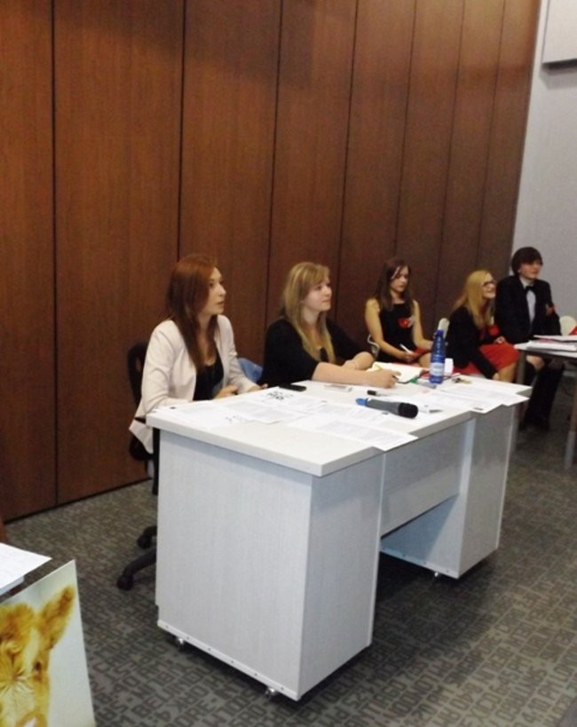 Ekonomik zwyciężył w debatach (zdjęcia)