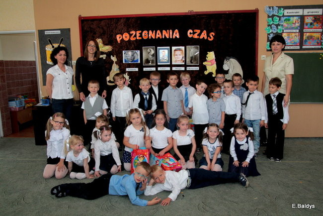 Polonezem pożegnali przedszkole (zdjęcia)