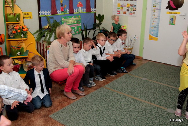 Polonezem pożegnali przedszkole (zdjęcia)