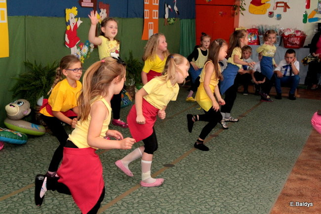 Polonezem pożegnali przedszkole (zdjęcia)