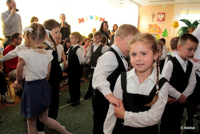 Polonezem pożegnali przedszkole (zdjęcia)