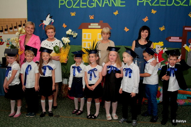 Polonezem pożegnali przedszkole (zdjęcia)