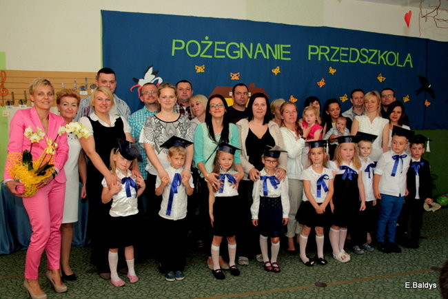 Polonezem pożegnali przedszkole (zdjęcia)