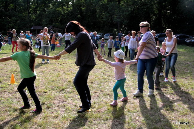 Polonezem pożegnali przedszkole (zdjęcia)