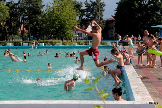 Basen odkryty i otwarty dla wszystkich(zdjęcia)