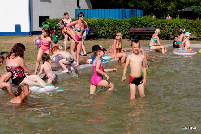 Basen odkryty i otwarty dla wszystkich(zdjęcia)