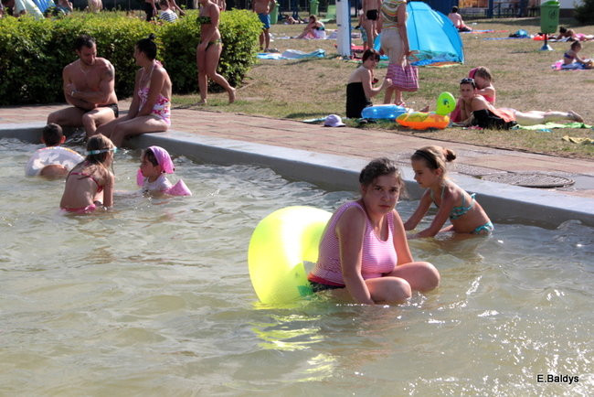 Basen odkryty i otwarty dla wszystkich(zdjęcia)