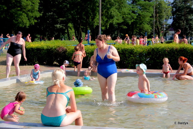 Basen odkryty i otwarty dla wszystkich(zdjęcia)