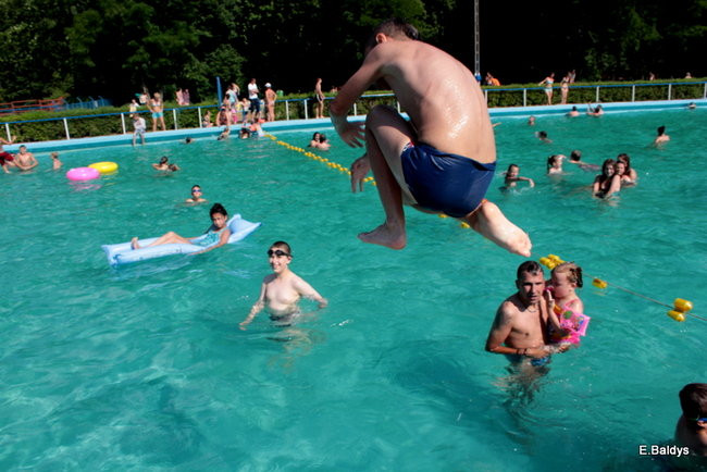 Basen odkryty i otwarty dla wszystkich(zdjęcia)