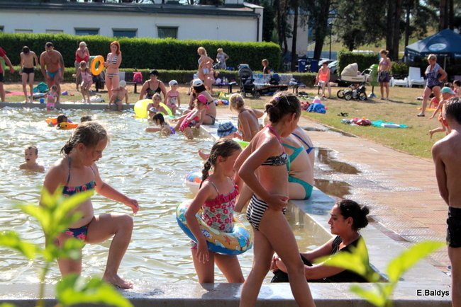 Basen odkryty i otwarty dla wszystkich(zdjęcia)