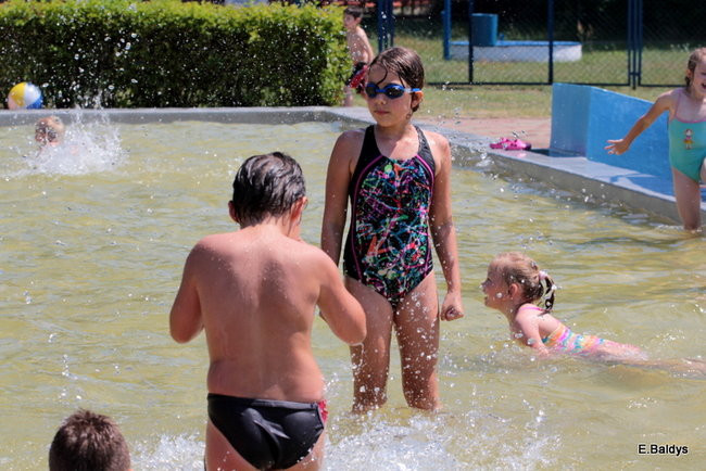 Basen odkryty i otwarty dla wszystkich(zdjęcia)